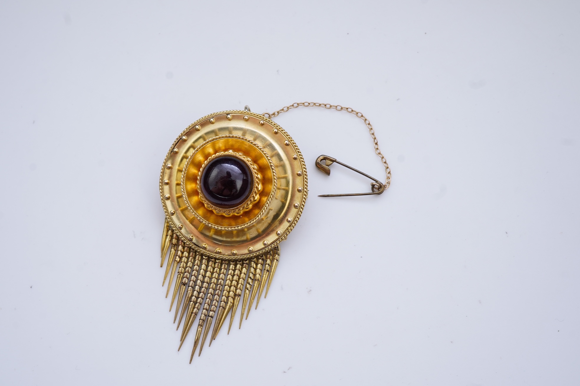 A Victorian garnet pendant/brooch, third quarter 19th century